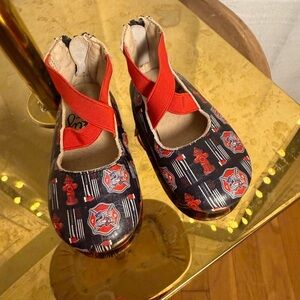 Monkey Feet Red and Black Slippers Comfortable Slip-On Shoes